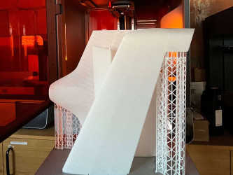 Точна 3D-модель дрона, виготовлена на 3D-принтері Formlabs Form 4L