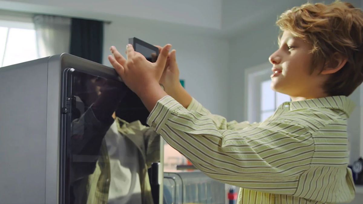 Desktop 3D printer for home and business