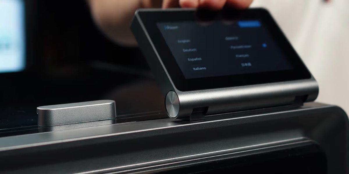 Touchscreen with adjustable tilt angle