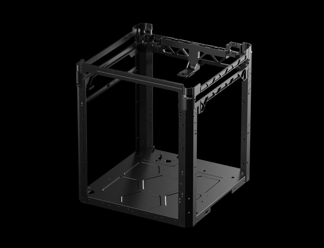 3D-принтер Bambu Lab H2S Combo з інтегрованим литим алюмінієвим корпусом, який забезпечує міцну, стабільну та жорстку основу для високошвидкісного, великоформатного друку.