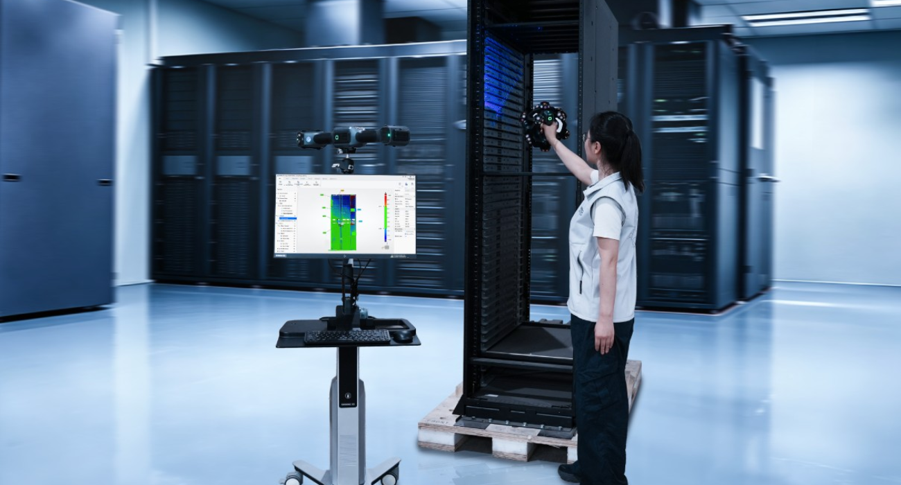 Shining 3D FreeScan Trak Nova+ geometry control of a server rack