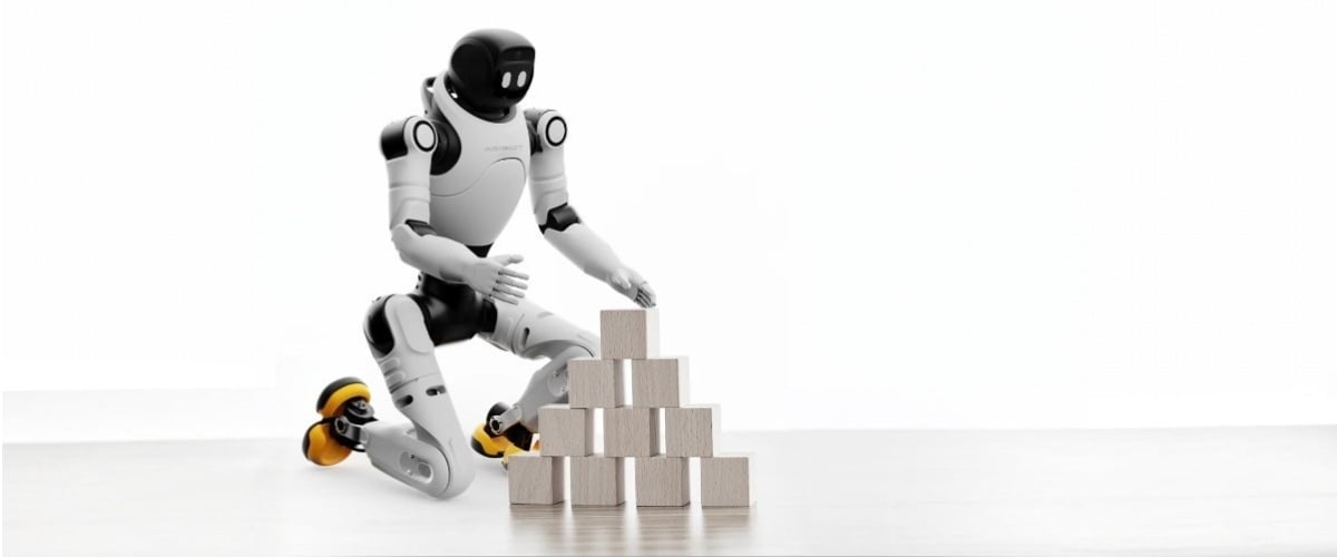 Robot humanoidalny AgiBot X2 podczas demonstracji ruchliwości