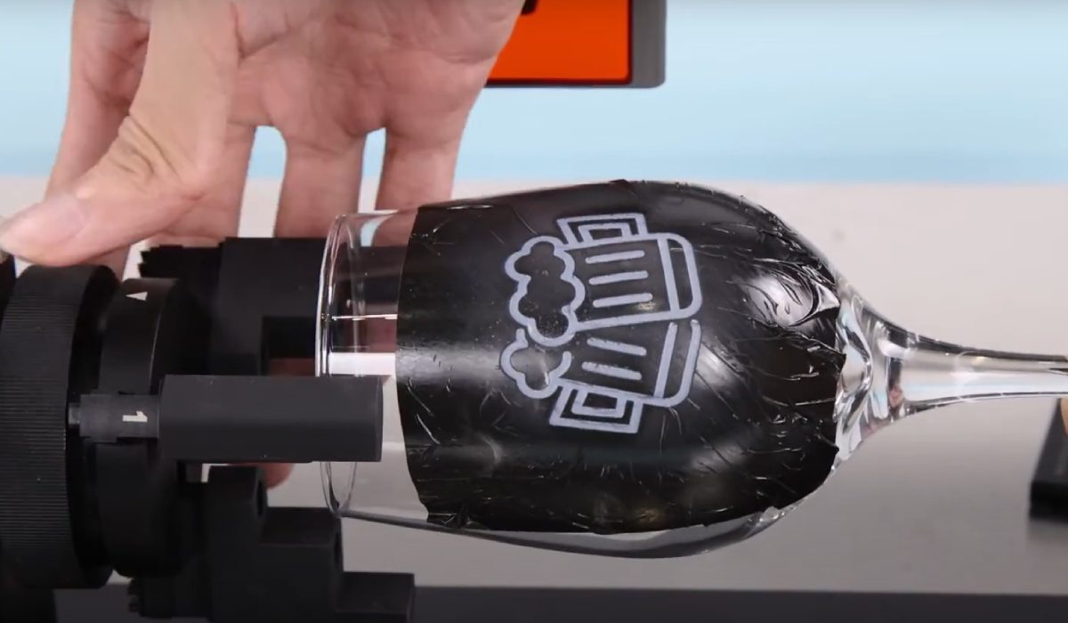 Гравірування келихів на гравері Creality за допомогою додаткового модуля