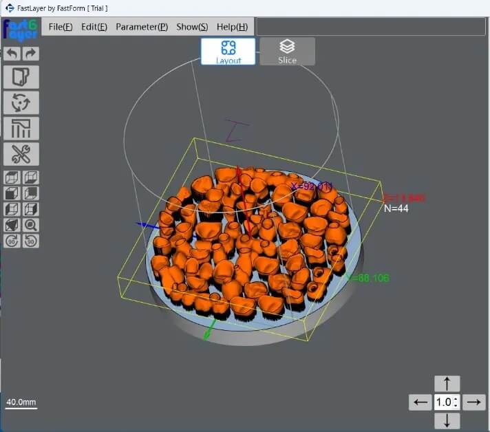 Інтерфейс програмного забезпечення FastLayer, що демонструє автоматизовану нарізку та планування траєкторії.