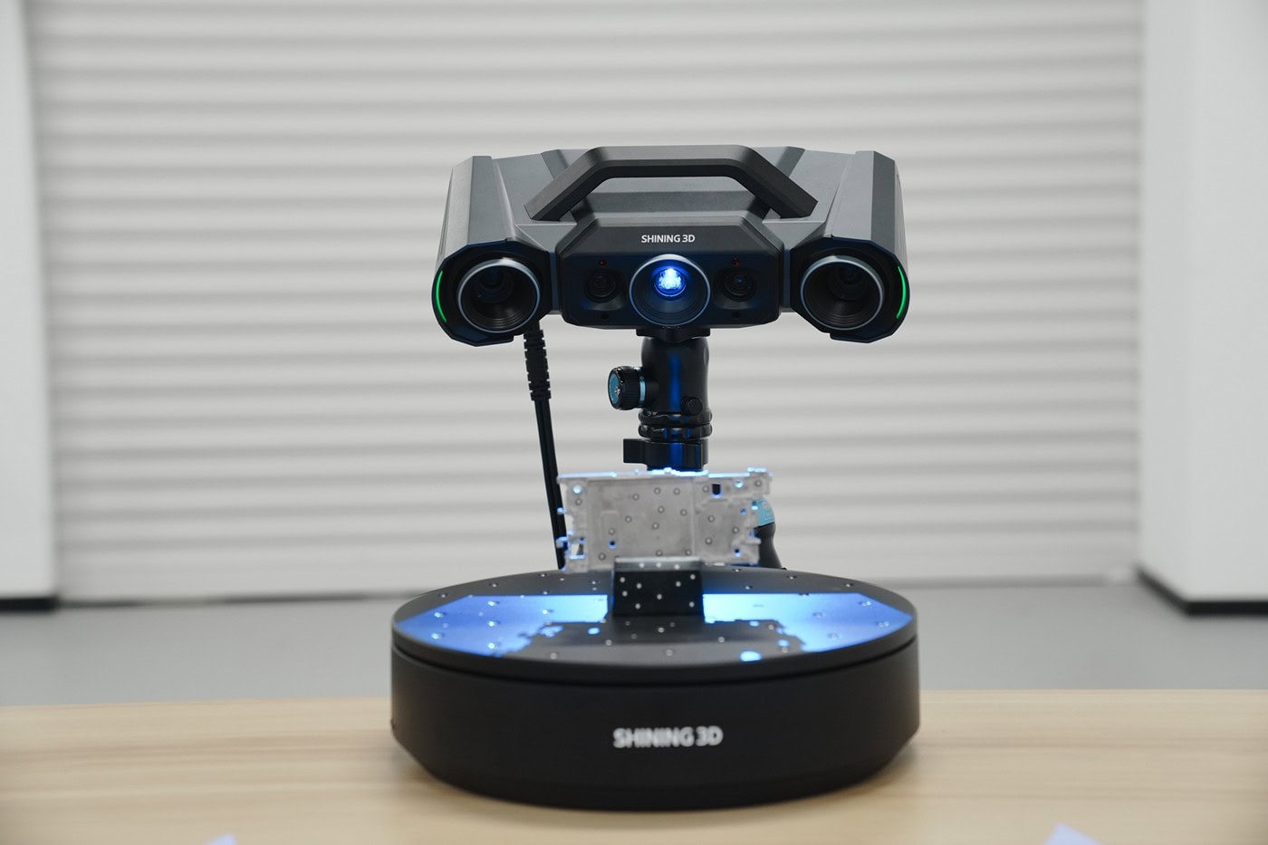 3D сканер OptimScan Q12 - Гнучке 3D сканування у двох діапазонах