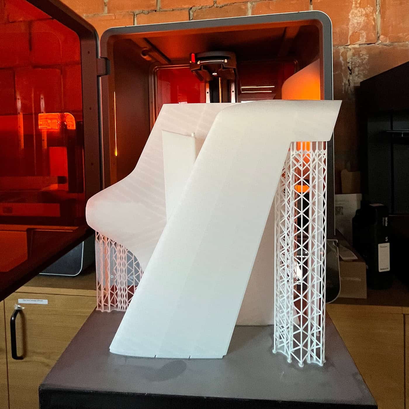 3D-друк на готового дрона на фотополімерному принтері